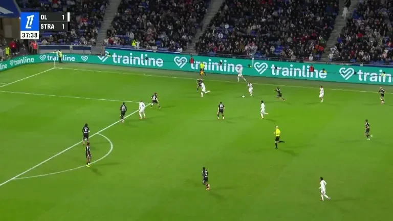 Lyon - Strasbourg: penalty ratat de Tolisso, acordat după câteva minute bune de analiză VAR